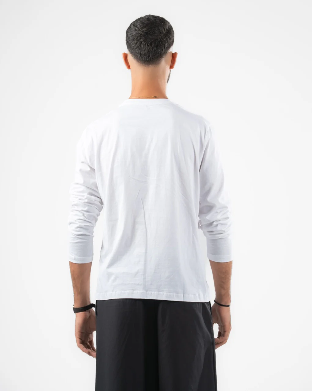 Basic Plain T-shirt - Image 4