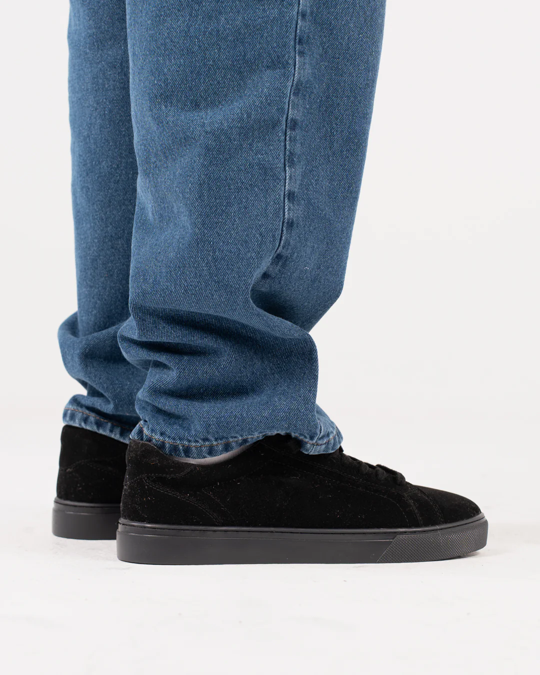 Flat Sneakers for Men - Image 2