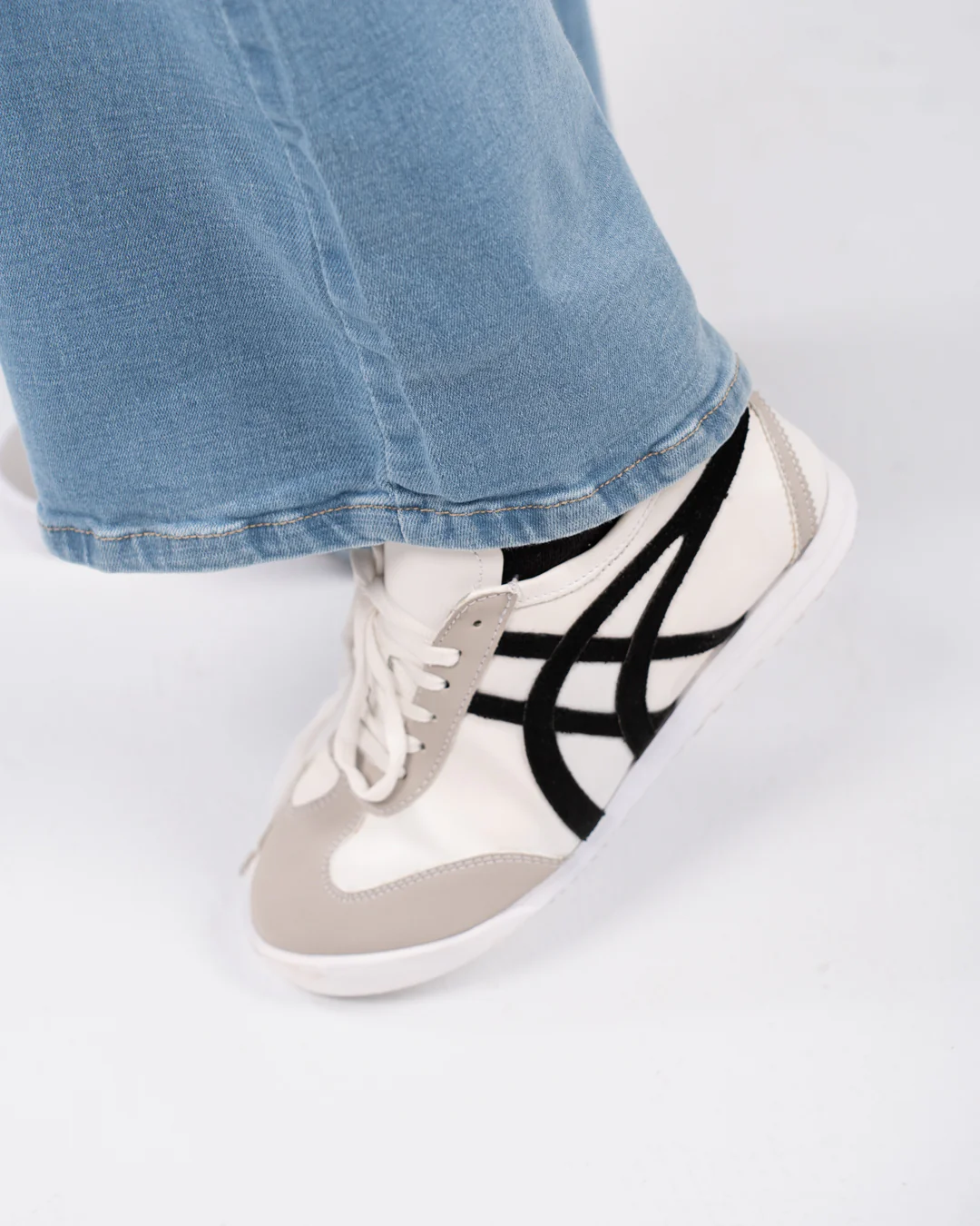 Flat Women Sneakers - Image 12