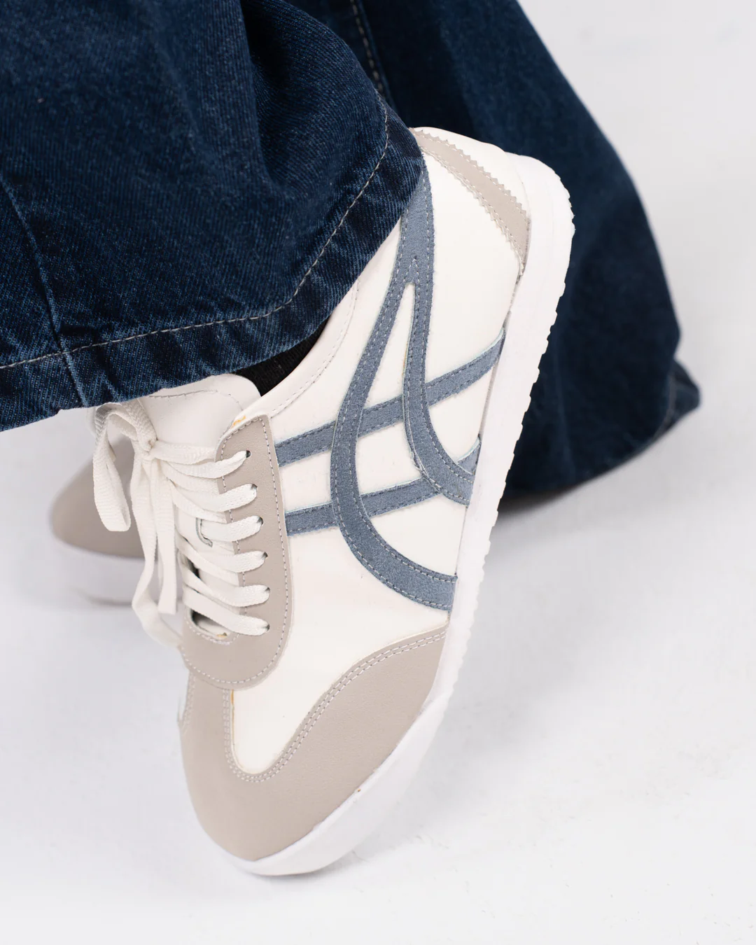 Flat Women Sneakers - Image 4