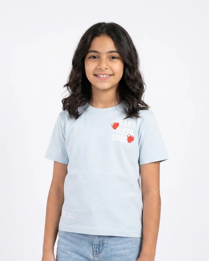 Girls Printed Heart Meet Soul Half Sleeves T-shirt