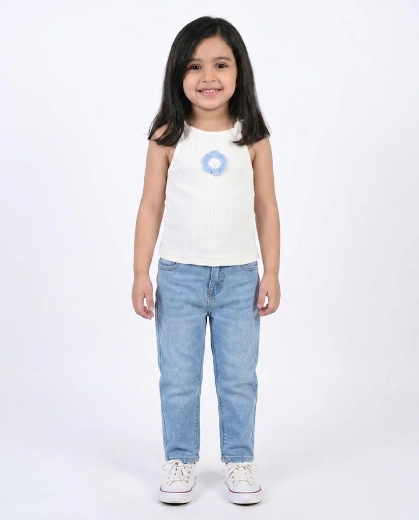 Girls Sleevless T-shirt - Image 2