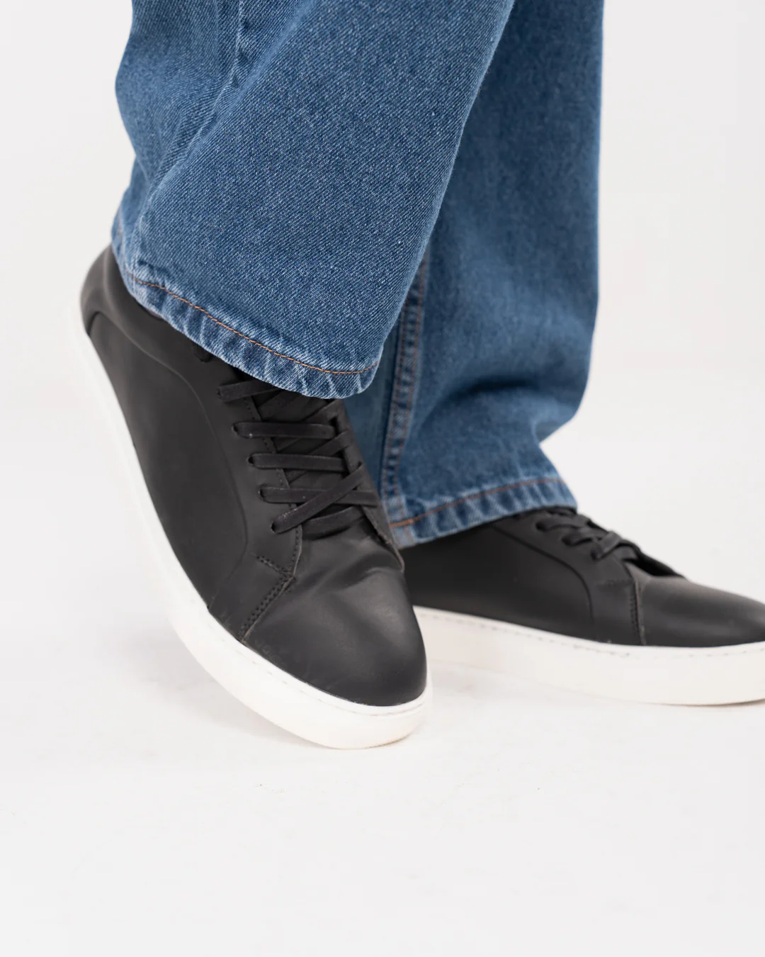Men Flat Shoes - Image 10