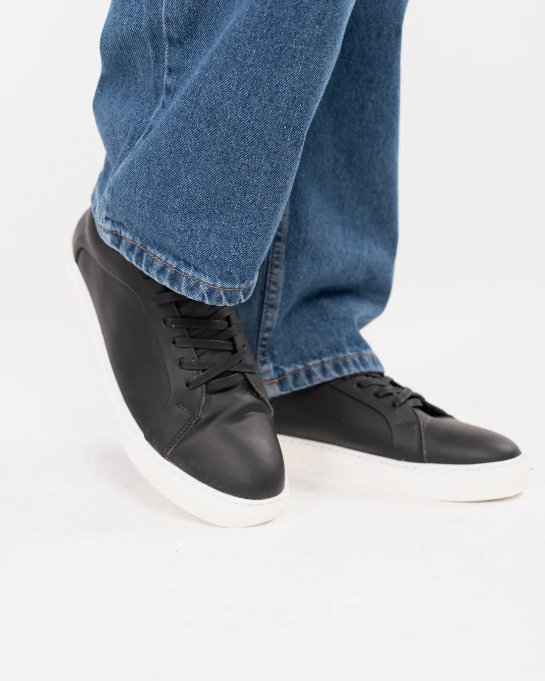 Men Flat Shoes - Image 13