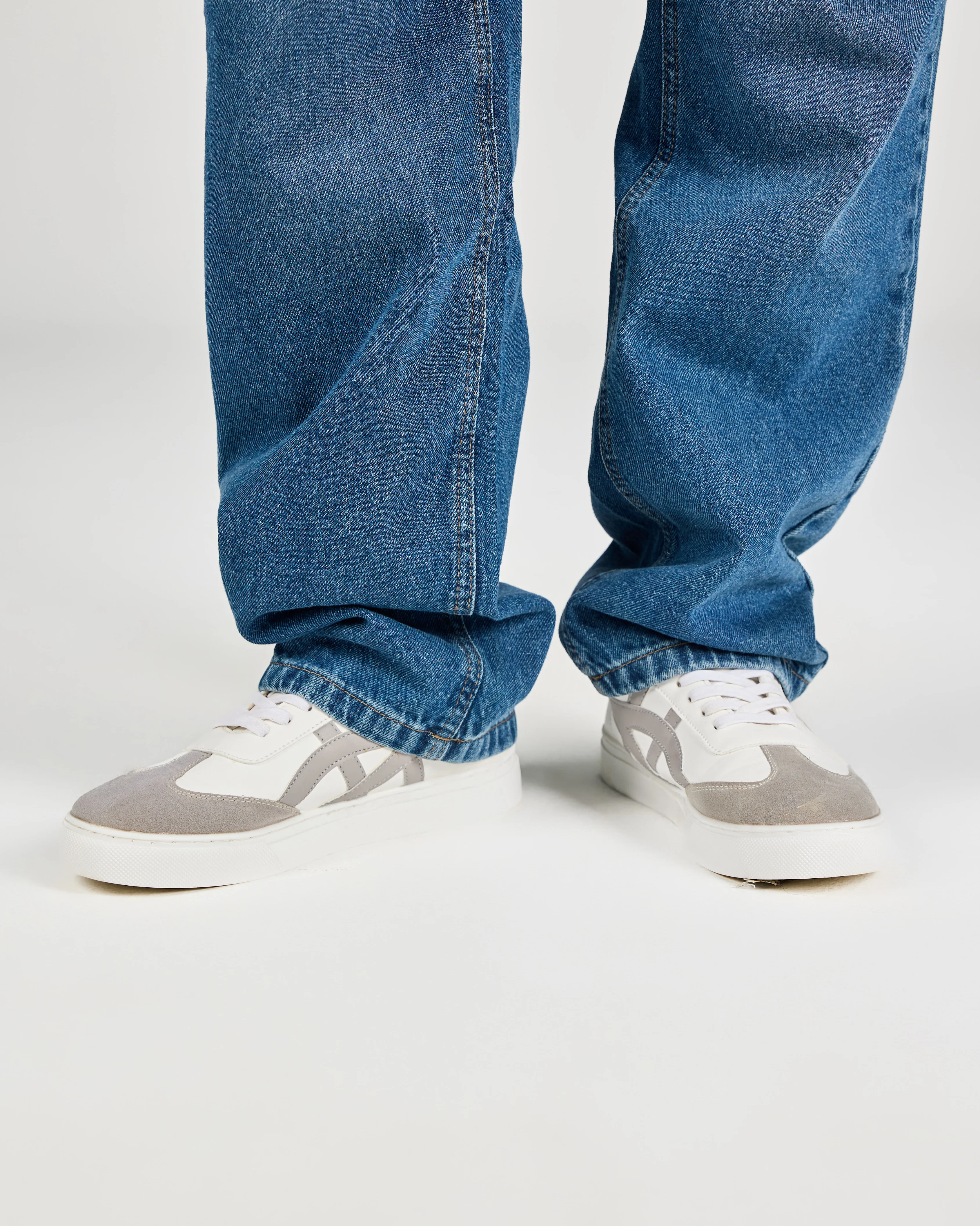Men Flat Sneaker - Image 2