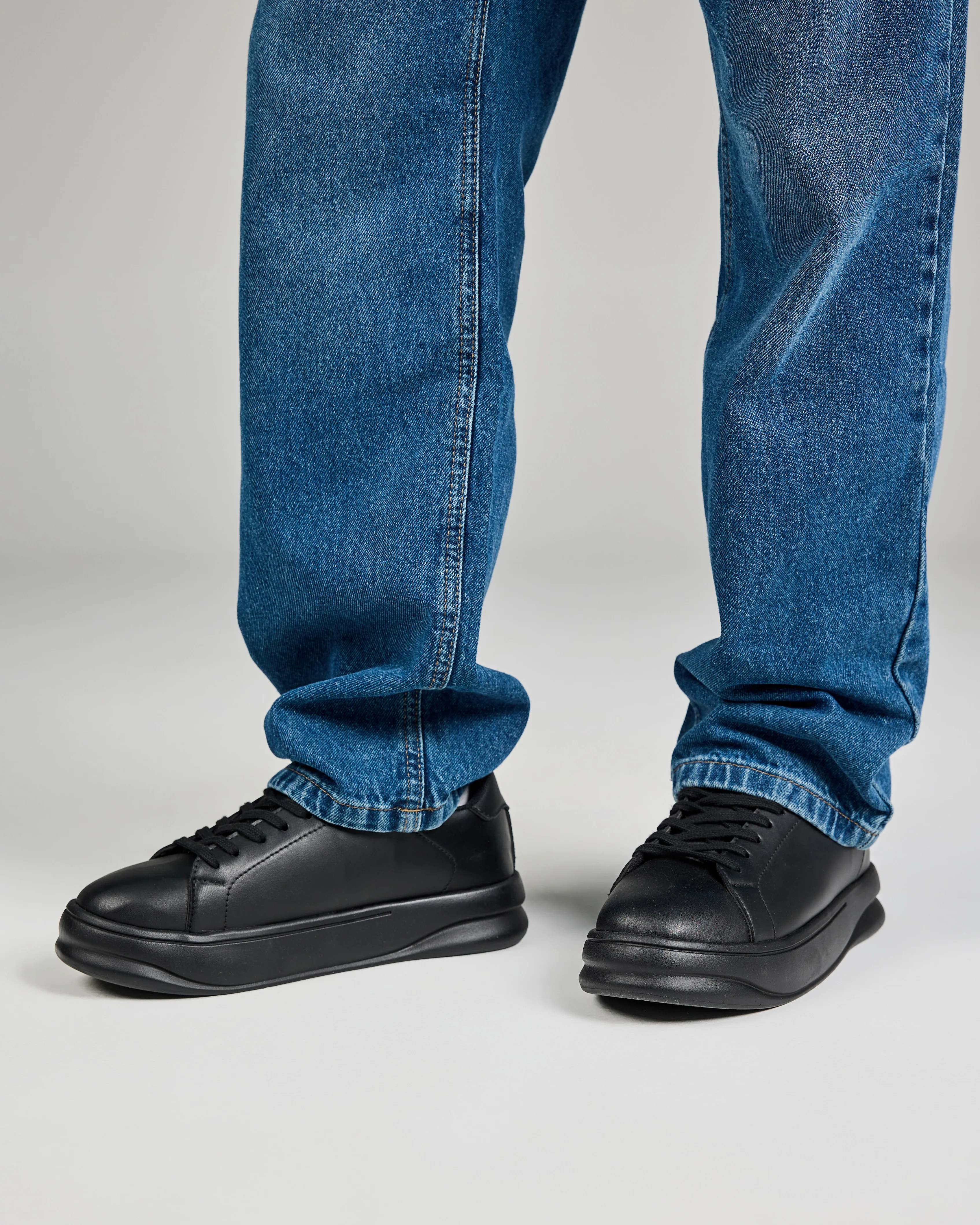 Men Flat Sneaker - Image 3