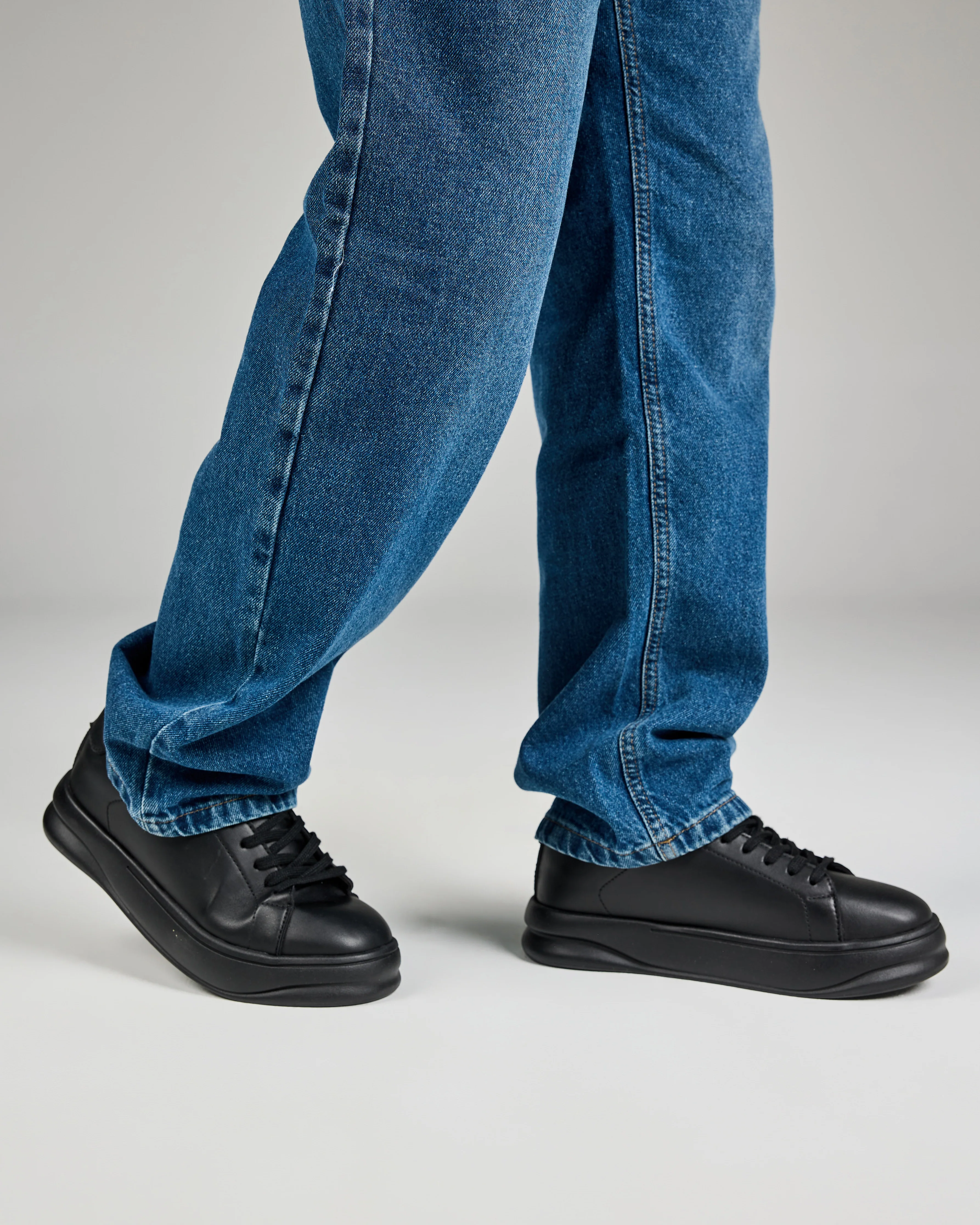 Men Flat Sneaker - Image 4