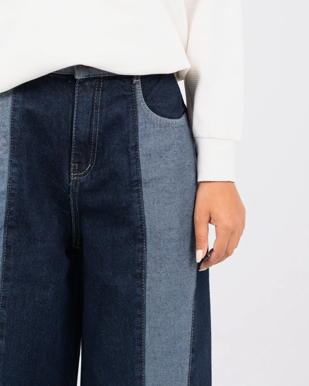 Women Mom Fit Jeans - Image 3
