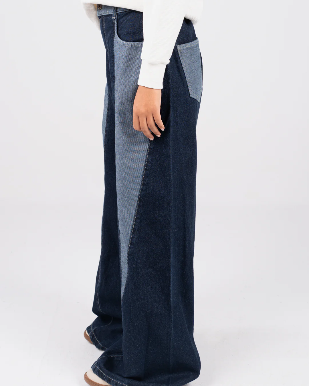 Women Mom Fit Jeans - Image 4
