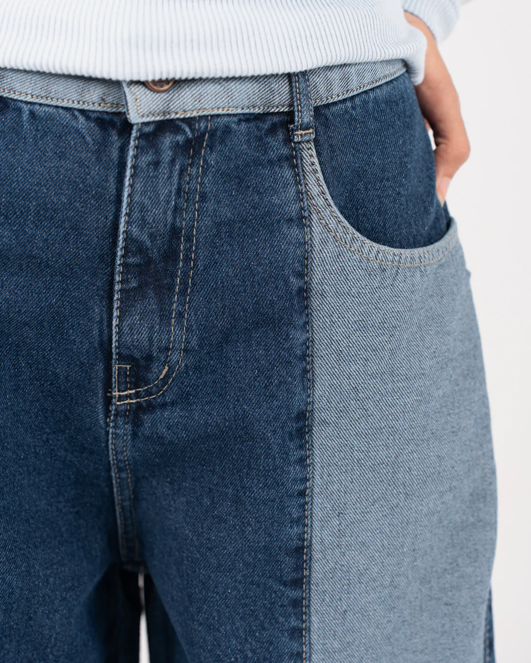 Women Mom Fit Jeans - Image 7